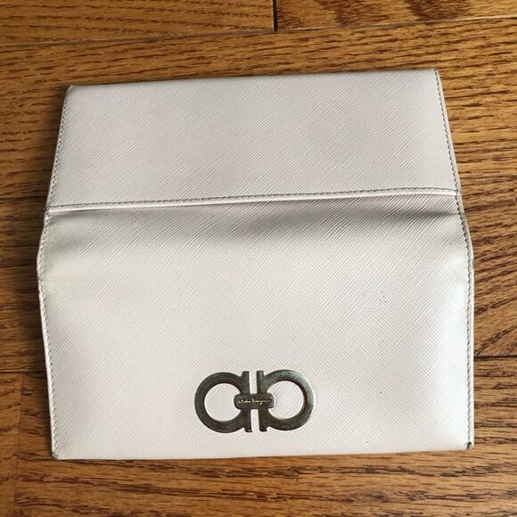 Salvatore Ferragamo Authentic Gancini Pale Pink Leather Wallet Women’s Size O/S - Picture 8 of 9